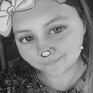 Meet your Posher, Caitlin